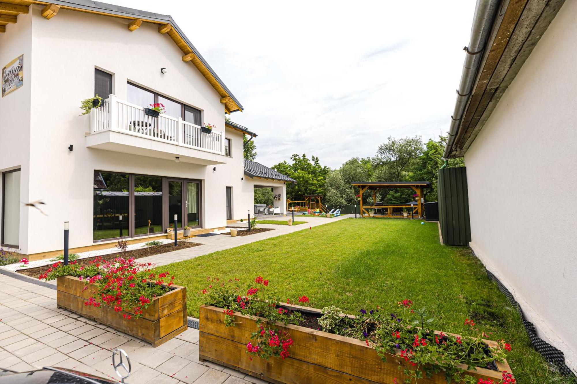 Ioanaguesthouse ทูร์ดา ภายนอก รูปภาพ