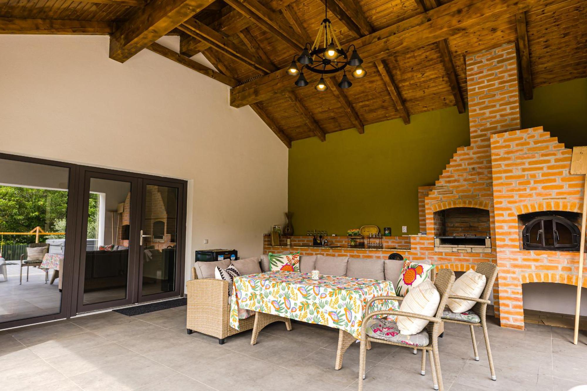 Ioanaguesthouse ทูร์ดา ภายนอก รูปภาพ